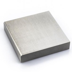 Tas plat en acier 100 x 100 x 20 mm.