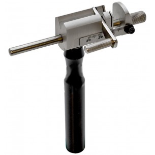 Útil de sujeción para el corte de tubos con regla